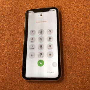 【iPhone11】画面左が黒くなった！？そんな故障画面の交換で直ります！True Toneも移植できます！